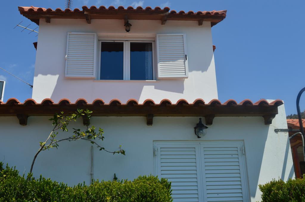 Villa Suites Lagonisi Luxury エクステリア 写真